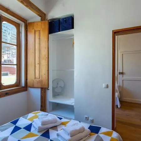 Апартаменты Loft Mouraria