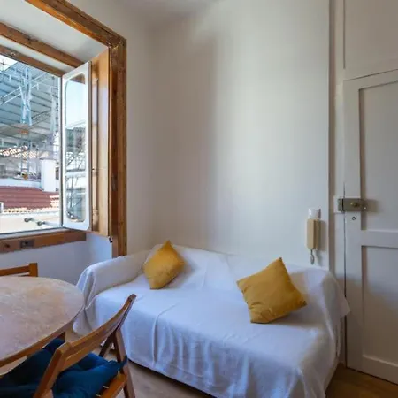 Apartment Loft Mouraria *